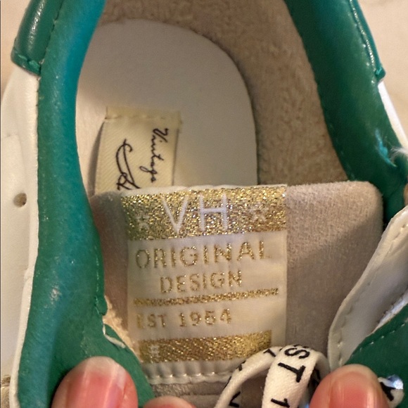 Vintage Havana White and Green Sneakers with Gold Star - Picture 4 of 7